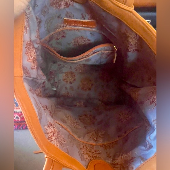 Hobo Apricot Brown Leather Bucket Bag - Picture 5 of 9